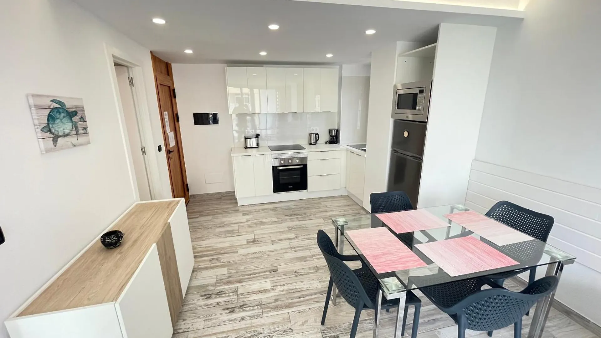 5. Cozy Apartment In Las Americas Playa de las Américas 0*,  İspanya